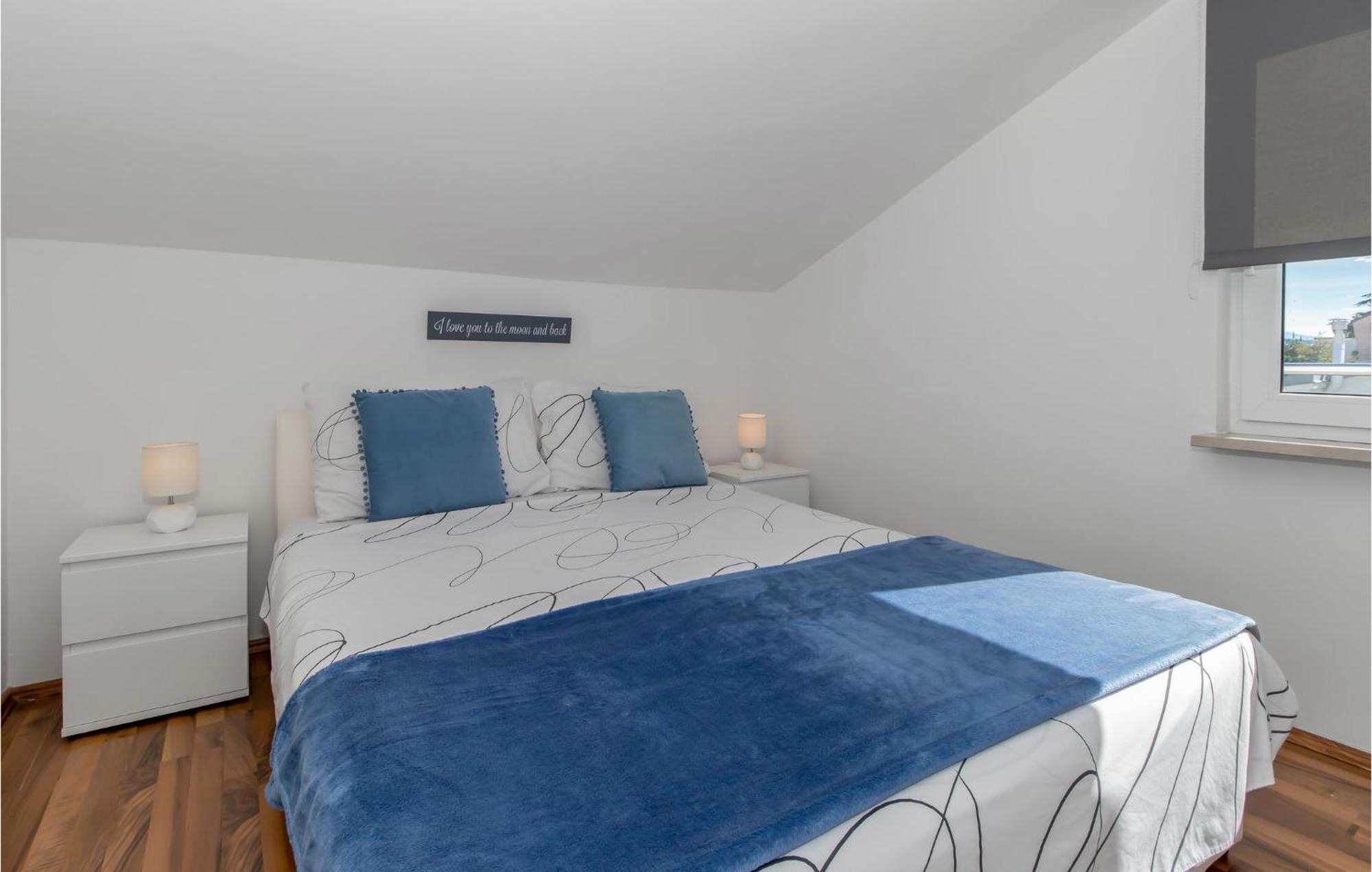 Stunning Apartment In Dramalj With House Sea View エクステリア 写真