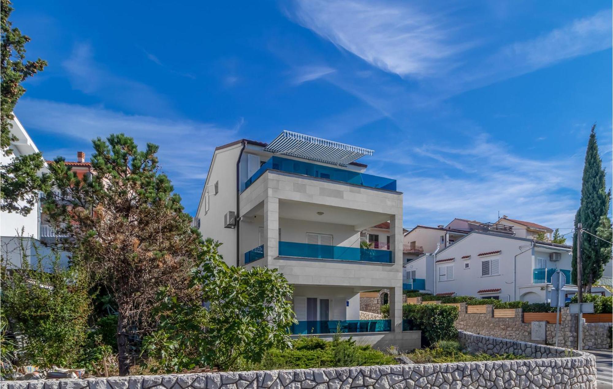 Stunning Apartment In Dramalj With House Sea View エクステリア 写真
