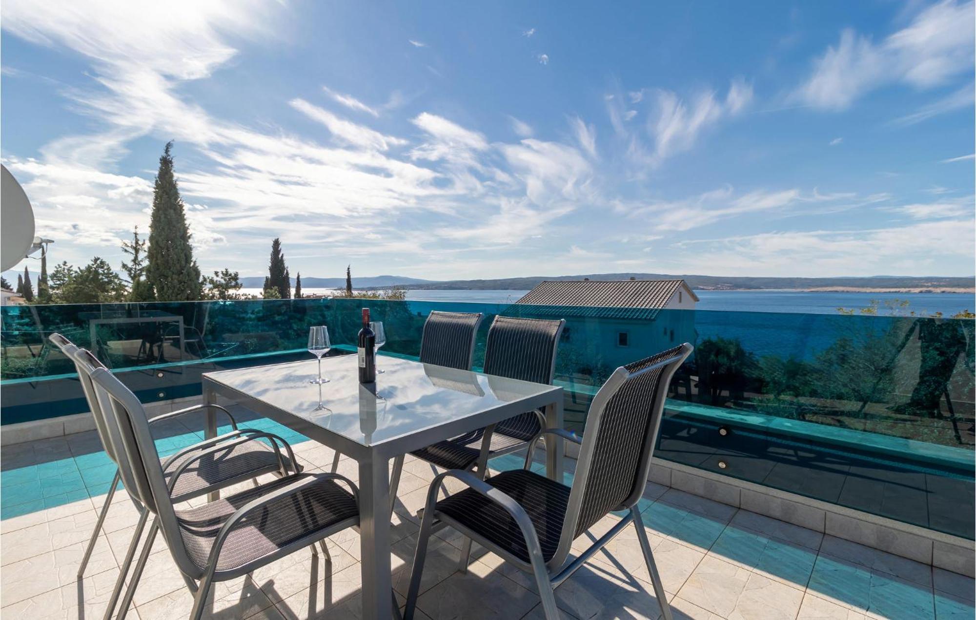 Stunning Apartment In Dramalj With House Sea View エクステリア 写真