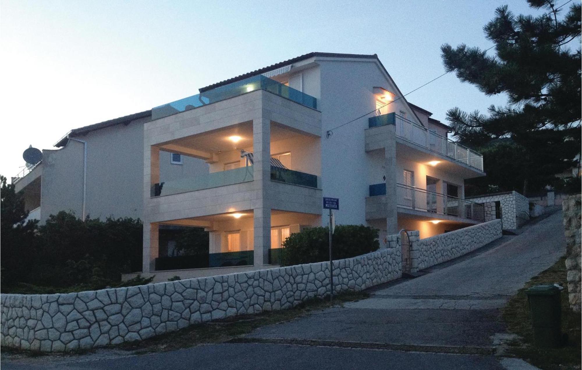 Stunning Apartment In Dramalj With House Sea View エクステリア 写真