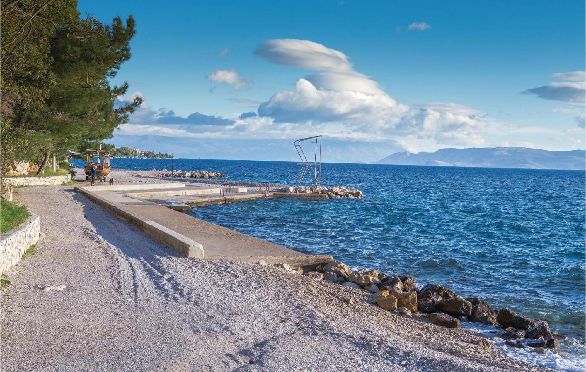 Stunning Apartment In Dramalj With House Sea View エクステリア 写真