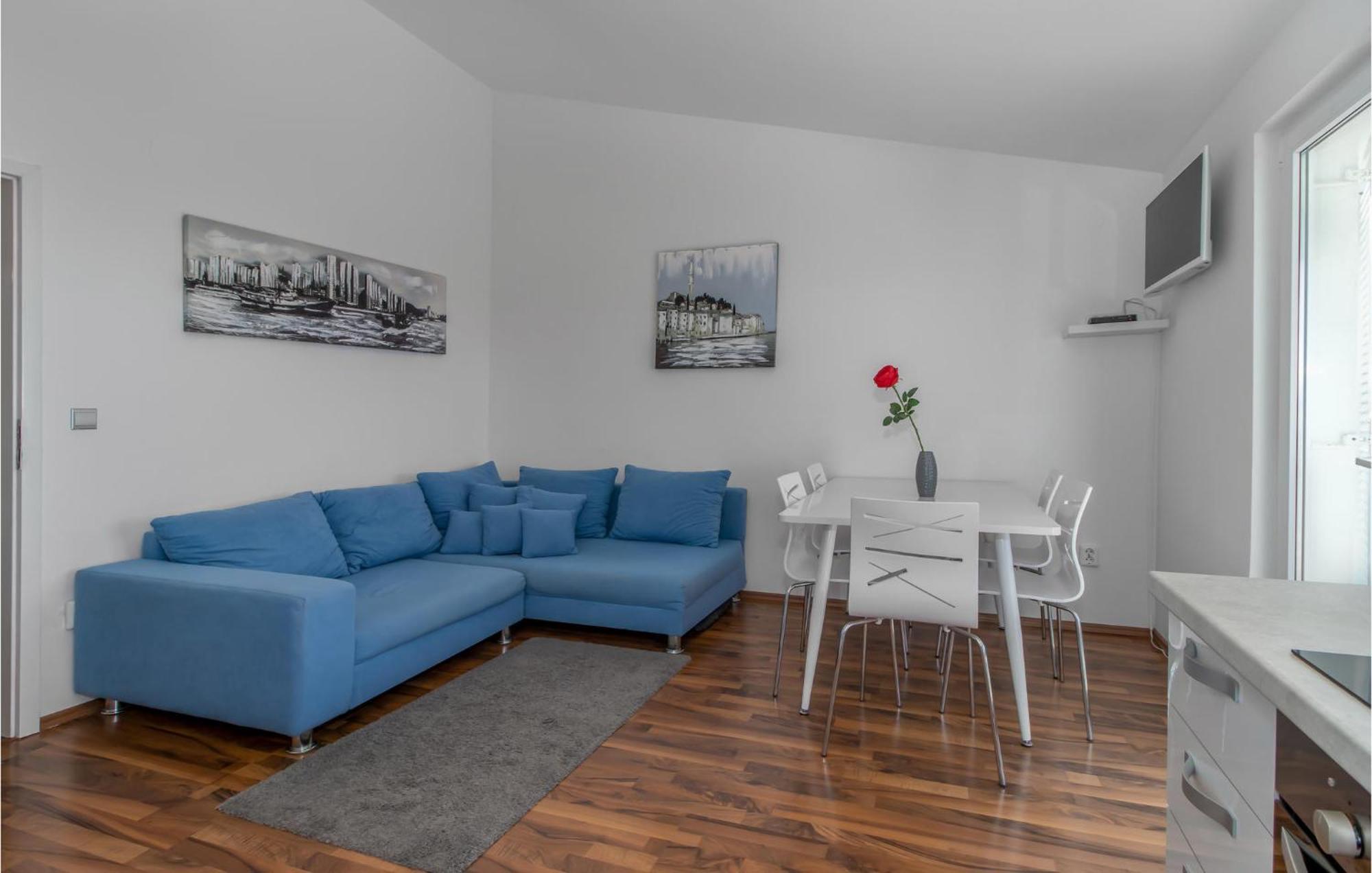 Stunning Apartment In Dramalj With House Sea View エクステリア 写真