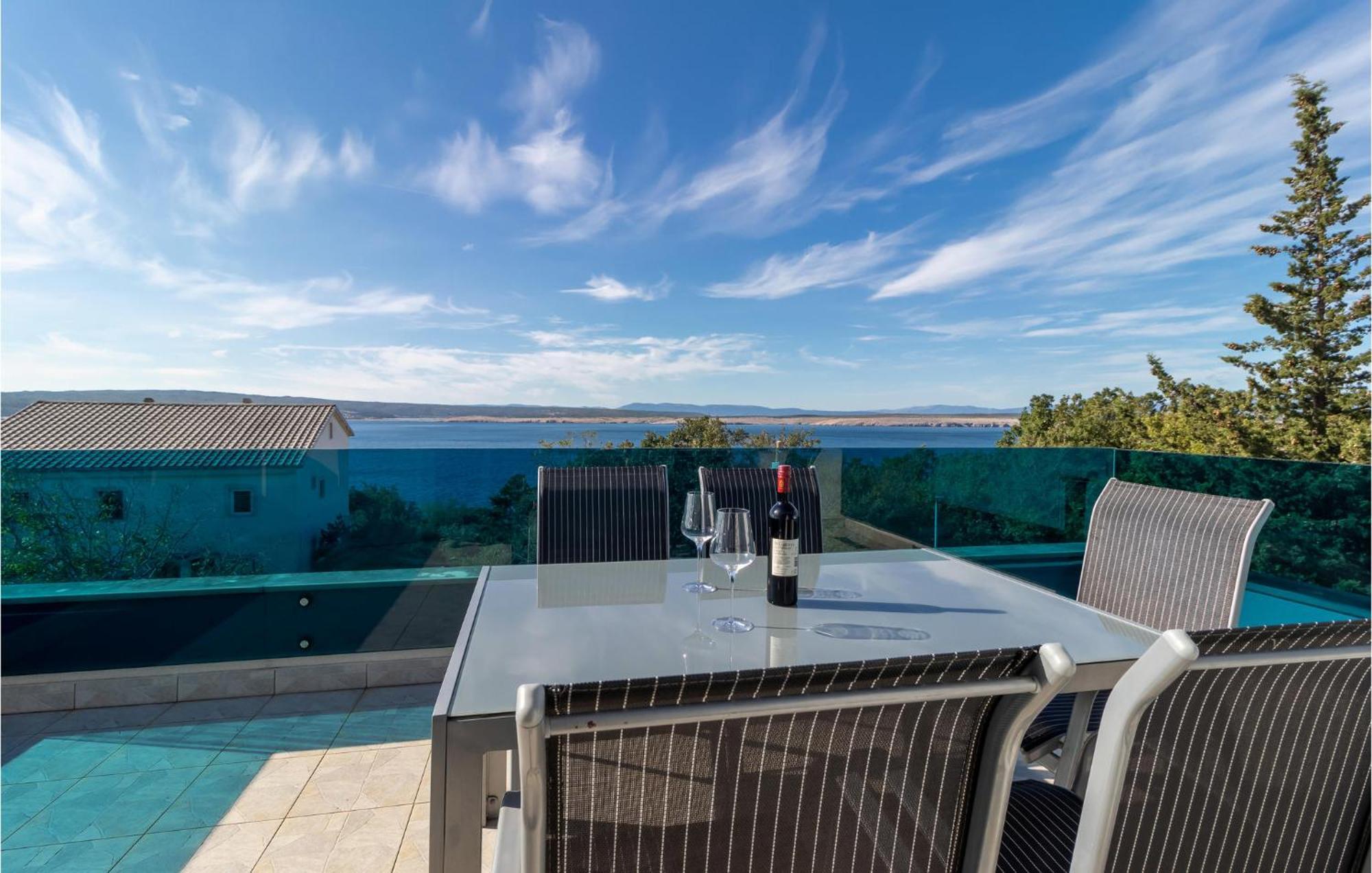 Stunning Apartment In Dramalj With House Sea View エクステリア 写真